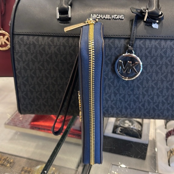 Michael Kors Jet Set Travel Lg Flat Multifunctional Phone Case-Wristlet-Wallet - Picture 12 of 16